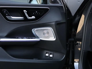 Mercedes-Benz C-Class Estate 300 e Business Solution / 23