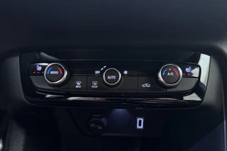 Opel Corsa Electric Long Range GS 51 kWh | Climate control | NIEUW | tot 429km WLTP | 100kW snelladen | Stoel- & stuurverwarming | Camera | Apple Carplay/Android Auto / 24