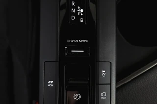 Toyota C-HR 1.8 Hybrid 140 Dynamic  | Dig. Cockpit | Adapt. Cruise | Winterpakket | PDC | Camera | NAV + App. Connect | ECC | DAB | LM 18" | 2989 / 27
