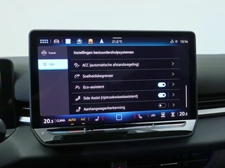 Volkswagen T-Roc 1.5 eTSI R-Line Elek. Trekhaak | Stuur-/stoelverwarming | Verlichte logo's / 40