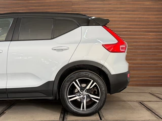 Volvo XC40 1.5 T3 R-Design | Pano | Winterpakket | Elektr voorstoelen+memory | Camera | Carplay / 47