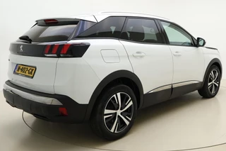 Peugeot 3008 1.2 PureTech Crossway 130 PK | Navigatie | Camera | Climate contro| Keyless | Lichtmetalen velgen | Extra getint glas | Cruise control / 2
