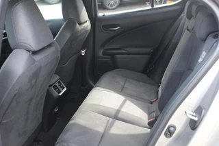 Lexus UX 250h Preference Line 1e EIGENAAR NL-AUTO KEYLESS CARPLAY/ANDROID BLIND-SPOT CAMERA PARK-SENS / 30