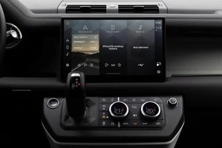 Land Rover | Defender 3.0 D250 110 MHEV SE | Luchtvering | Groot Infotainmentscherm | Premium Audio by Meridian | Black Pack | FULL LED | / 22