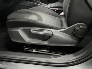 Skoda Octavia Combi 1.5 e-TSI Business Edition / NL auto / eerste eigenaar / Automaat / 19