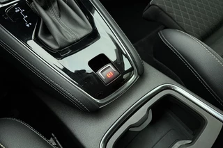 Opel Grandland X 1.2 Turbo Business Executive 130pk | Automaat | Navigatie | Camera | Climate Control | Stoel- Stuurverwarming | Cruise Control | AGR Stoelen / 28