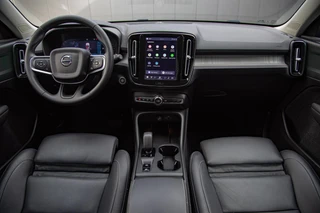 Volvo XC40 2.0 B3 Core MY2026|Leder|Keyless|PDC|Camera|Carplay / 9