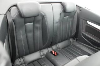 Audi A5 Cabriolet 35 TFSI 150pk S edition Nekverwarming Stoelverwarming Leder Virtual Cockpit Matrix Led 2x S-Line / 33