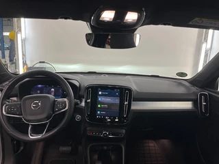 Volvo XC40 2.0 B4 Plus Dark / 11