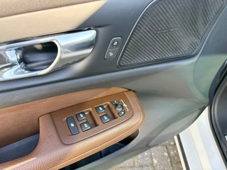 Volvo V60 2.0 T6 Recharge AWD R-Design / 360 camera / Panoramadak / Leder / head-up / Harman-Kardon / 19