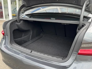 BMW 3 Serie 318i Executive Edition Sport Line I LED I Carplay I Sportstoelen / 23