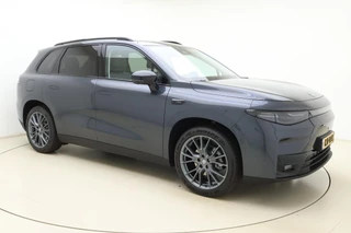 Leapmotor C10 Design REEV 28.4 kWh | Nieuwe auto | Gecombineerde actieradius WLTP 974km | 1500 kg Trekgewicht | Diverse kleuren leverbaar | Full options | Stuurverwarming | Stoelverwarming en koeling | Elektrisch verstelbare voorstoelen | Navigatie | Keyless entry & start | 20 inch lichtmetalen velgen | Led verlichting / 9