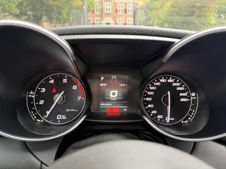Alfa Romeo Giulia 2.0T Business / 14