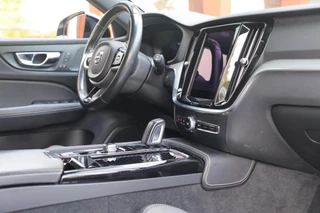 Volvo V60 T6 Recharge AWD R-Design / 39