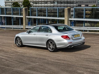 Mercedes-Benz E-klasse 200 AMG Line | Panoramadak | Leder | 360  Camera | Widescreen | LED | Apple CarPlay Android Auto | Memory | 19" | Sfeerverlichting | Dealeronderhouden / 45