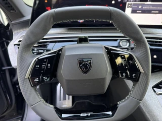 Peugeot 5008 1.6 Plug-in Hybrid 225 PK GT 7 Persoons | Apple Carplay/Android Auto | Climate Control | lichtmetalen velgen 20 Inch | Panorama Dak | Verwarmde Voorstoelen / 17