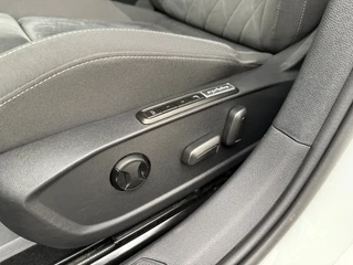 Volkswagen Golf 1.5 eTSI Style | Adaptive Cruise | Navi | Stoel-/Stuurverwarming | CarPlay | / 13