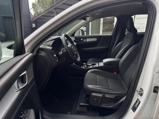 Volvo XC40 1.5 T3 Momentum Pro | NL-Auto | Elek. Achterklep | Parkeersensoren | Navigatie / 7