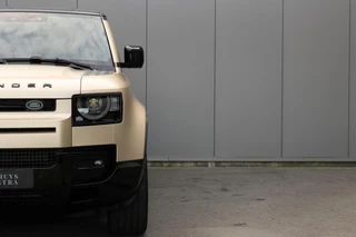 Land Rover | Defender 3.0 D250 110 MHEV SE | Luchtvering | Groot Infotainmentscherm | Premium Audio by Meridian | Black Pack | FULL LED | / 16