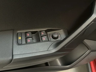Seat Arona 1.0 TSI 110pk Style Business Intense Camera Navigatie Climate Control Adaptive Cruise / 19