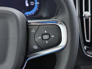 Volvo C40 Recharge Core 69 kWh SOH 93%|VOLVO DEALER ONDERHOUDEN| ACHTERUITRIJCAMERA| PANORAMADAK| STOEL + STUURVERWARMING| RIJKLAARPRIJS INCL. 12 MAANDEN BOVAG GARANTIE| / 30