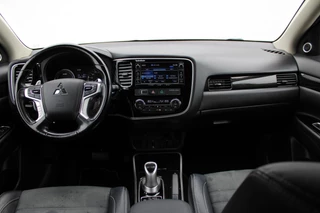 Mitsubishi Outlander 2.0 PHEV Executive Edition / 19