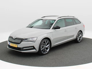 Škoda Superb Combi 1.4 TSI iV Sportline Business | Trekhaak | Camera | Stoel/Stuur Verwarming | Carplay | Navigatie | Climatronic | 19 Inch | 39.084 Km !!