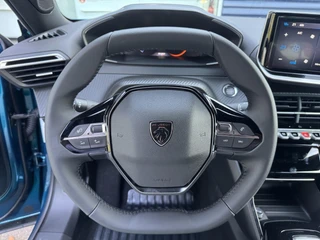 Peugeot 2008 Allure 1.2 Hybrid 145 e-DSC6 | Apple Carplay/Android Auto | Draadloze Telefoonoplader | Dodehoek Detectie | Adaptief Cruise Control | Lichtmetalen Velgen 17 Inch / 18