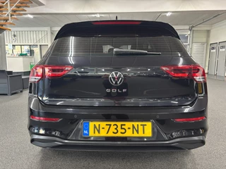 Volkswagen Golf 1.0 eTSI Life / NL-auto, Automaat, 52.679KM / 8