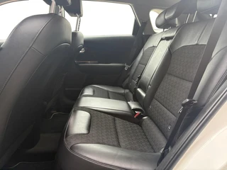 Kia Niro 1.6 GDi Hybrid DynamicLine | Navigatie | Apple Carplay / Android Auto | Climate Control | Achterruitrij Camera | Lichtmetalen Velgen | / 26