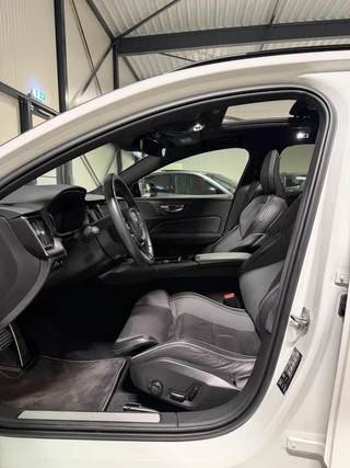 Volvo V60 2.0 T6 Recharge AWD R-Design Pano Leer Camera NAP / 32