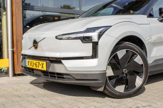 Volvo EX30 Single Motor Extended Range Plus 69 kWh Harman|Camera|BLIS / 10