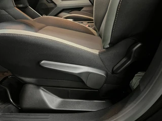 Dacia DUSTER 1.6 Hybrid 140 Extreme NL auto / Eerste eigenaar / Automaat / 13