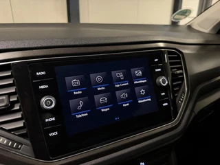 Volkswagen T-Roc 1.0 TSI Style Carplay Cruise Trekhaak NAP / 37