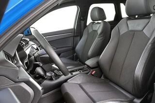 Audi Q3 45 TFSI e S Line / 7