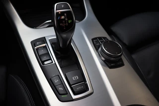BMW X4 M40i High Executive M Sport Pakket Automaat  / Navigatiesysteem Professional / Schuif-/kanteldak / 20 Inch / Shadow Line / Leder / Extra Getint Glas / Stoelverwarming / Hifi / LED / Parkeersensoren voor+achter / Lichtpakket / 21