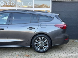 Ford Focus Wagon 1.0 EcoBoost Hybrid ST Line Carbon / 6