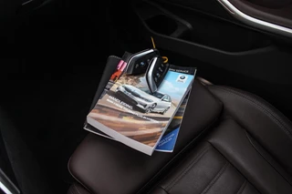 BMW 3-serie Touring 320e High Executive Sport Line | 1e eigenaar | NL auto | Driving Assistant | HiFi audio | LED | 18 inch | Stoelverwarming | DAB | Carplay | Navigatie | PDC / 42