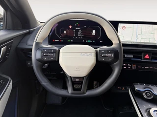 Kia EV6 GT-Line Business Edition 84 kWh | Rijdende Demo ! | Draadloos Apple Carplay / Android Auto | Navigatiesysteem | Elektrisch Verstelbare voorstoelen | Licht + Regensensor | Stoelverwarming+ Stoelkoeling  | Stuurverwarming | Elektrisch Bedienbare Achterklep | 19"Lichtmetalen Velgen | Lederen Bekleding. / 18