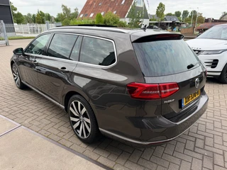 Volkswagen Passat Variant 1.4 TSI ACT Highline Business R / Pano / Massage / Camera / Sportleder / Trekhaak / Zeer mooie auto ! / 13