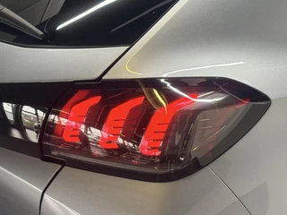 Peugeot 208 1.2 PureTech Allure Pack Navigatie, Carplay, Parkeercamera / 32