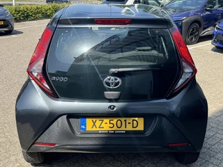 Toyota Aygo FUN 5-DEURS NL-AUTO AIRCO CENTRALE VERGRENDELING / 5