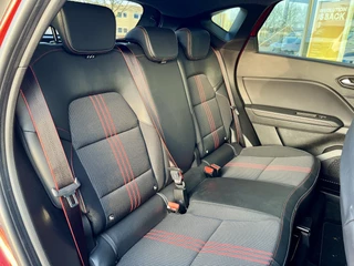 Renault Captur 1.3 TCe 160 EDC R.S. Line  | Automaat | All Seasons | Navigatie | Groot Scherm | Achteruitrijcamera + Parkeersensoren | Draadloze Telefoonlader | Climate Control | Luxe Pook | Apple CarPlay/Android Auto / 13