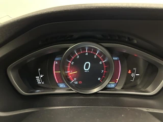 Volvo V40 1.6 T3 Summum  PANO LEER CAMERA NAVIGATIE ECC CRUISE LM. / 31