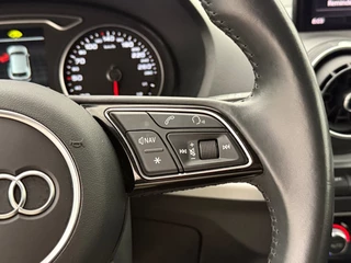 Audi Q2 35 TFSI Pro Line Plus | Automaat | Adaptive Cruise | Stoelverwarming | CarPlay | Camera | Trekhaak / 17