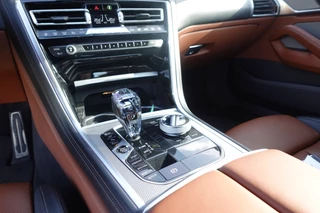 BMW 8 Serie M850i xDrive High Executive  | Carbon Core | Adaptive Cruise | Full Option! | / 32