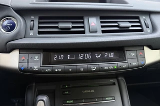 Lexus CT 200h Business Line | Navigatie | Climate Control | Achteruitrijcamera | Parkeersensoren voor & achter / 25