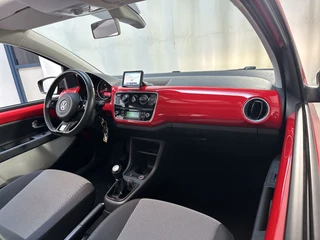 Volkswagen Up! 1.0 take up! BlueMotion Panoramadak Stoelverwarming Parkeersensoren / 4