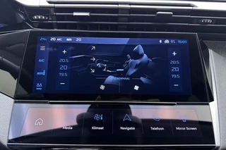Peugeot 408 1.2 Hybrid 145 e-DCS6 Allure | Achteruitrijcamera | Dealer Onderhouden l Wireless Apple Carplay & Android Auto l TomTom Navigatie l DAB l Bluetooth l PDC l Camera l LED l Lichtmetalen Velgen / 29