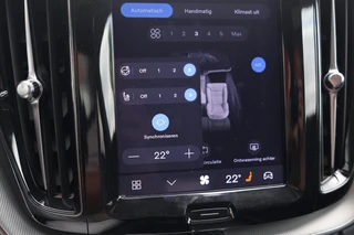Volvo XC60 T6 Recharge AWD Plus Dark | Longe Range | Stoelverwarming | Parkeercamera | Panoramadak | Pilot Assist  | Leder | Keyless / 47